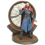 Diamond Select Toys Marvel Select In the Multiverse of Madness Dr Strange statue 18cm